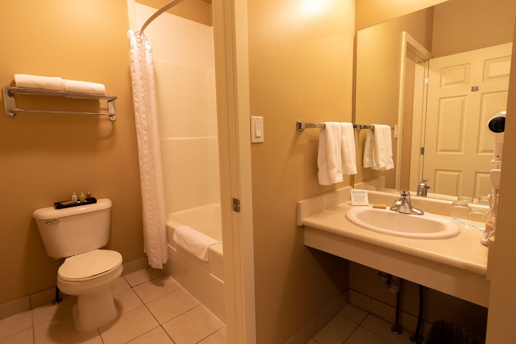 Best Canadian Motor Inn Hinton
