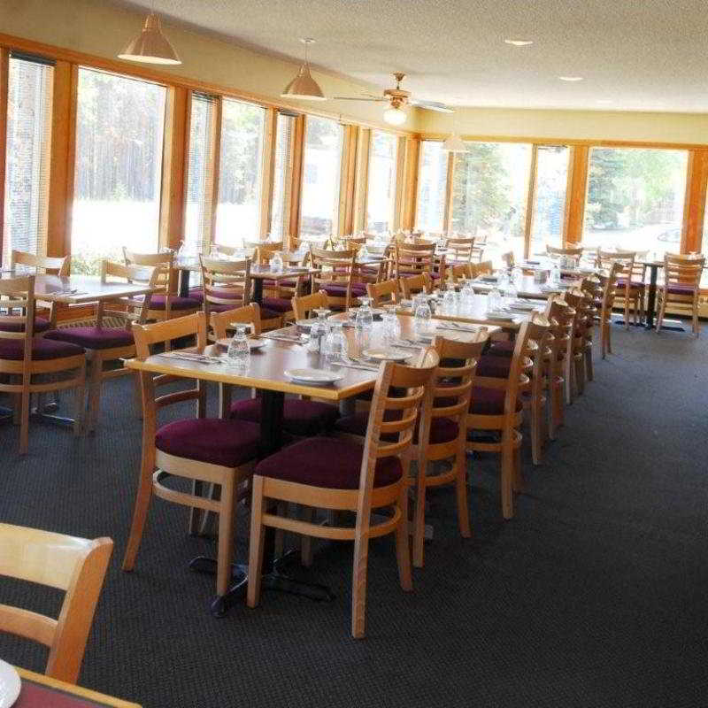 Maligne Lodge