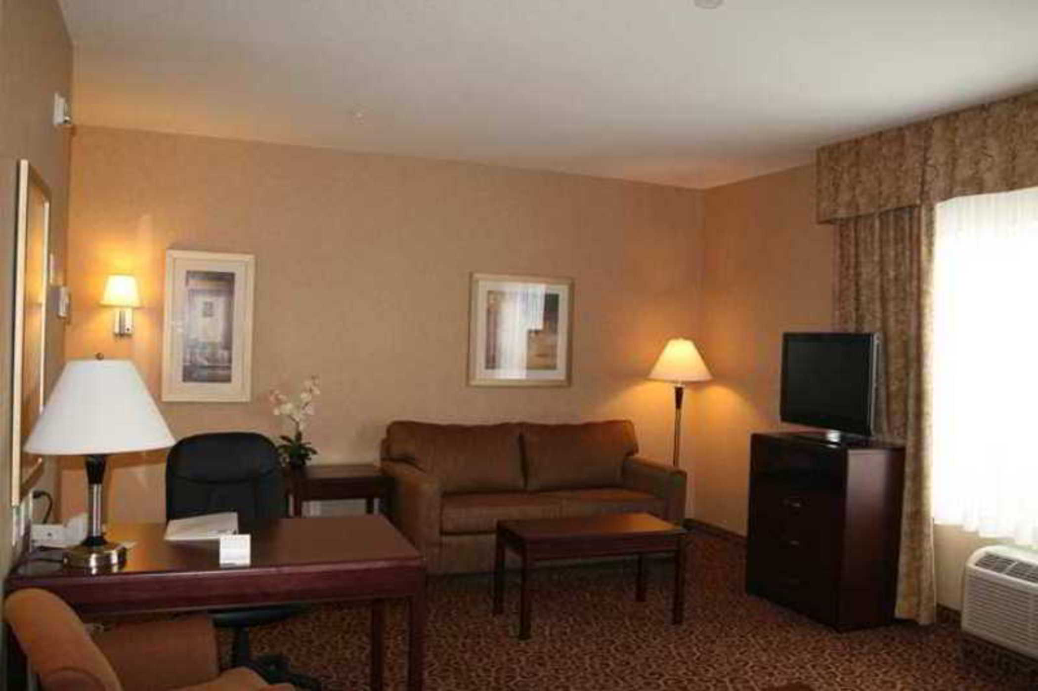 Hampton Inn & Suites by Hilton Edmonton International Airport