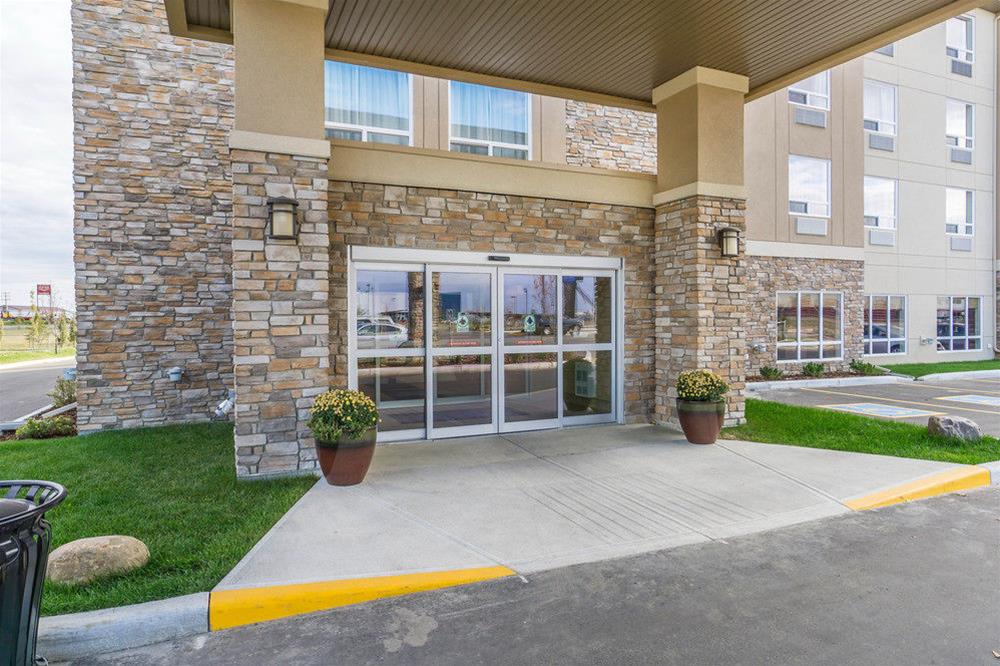 Comfort Inn & Suites Edmonton International Airport