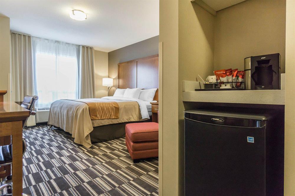 Comfort Inn & Suites Edmonton International Airport