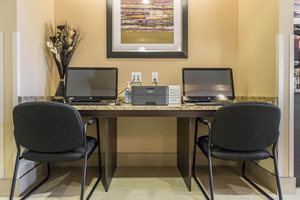 Comfort Inn & Suites Edmonton International Airport