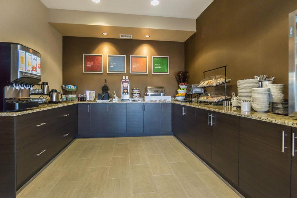 Comfort Inn & Suites Edmonton International Airport