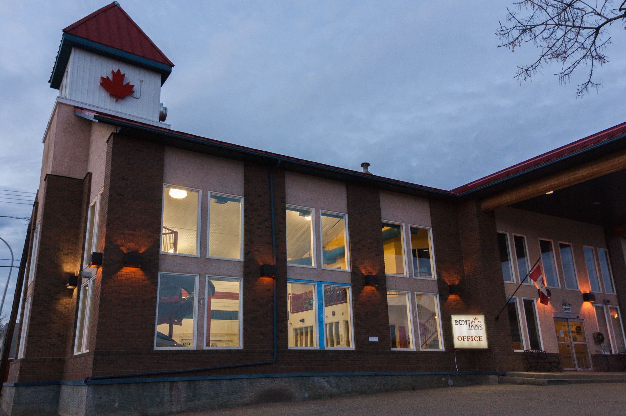 Best Canadian Motor Inn Peace River