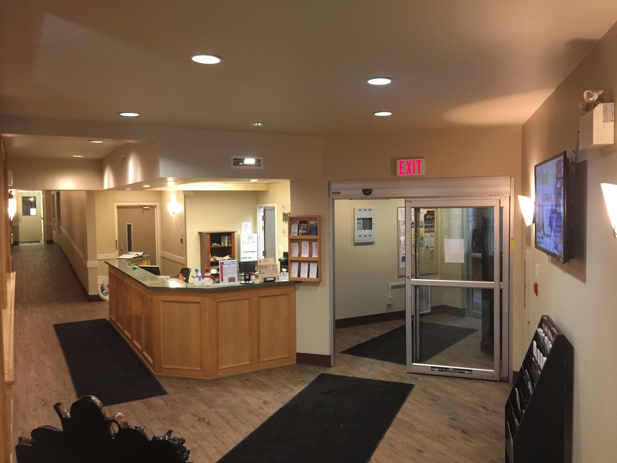 Best Canadian Motor Inn Peace River