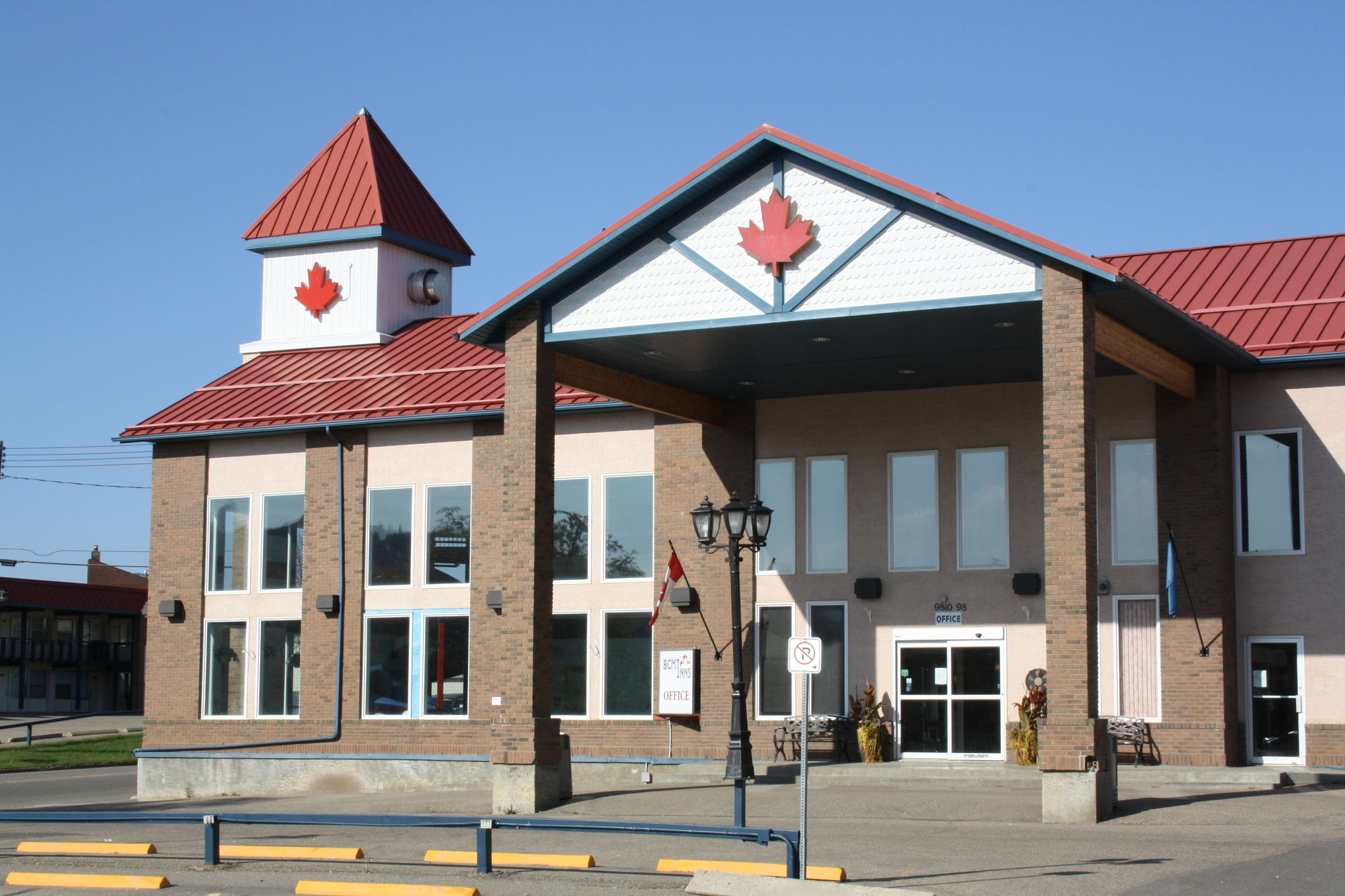 Best Canadian Motor Inn Peace River