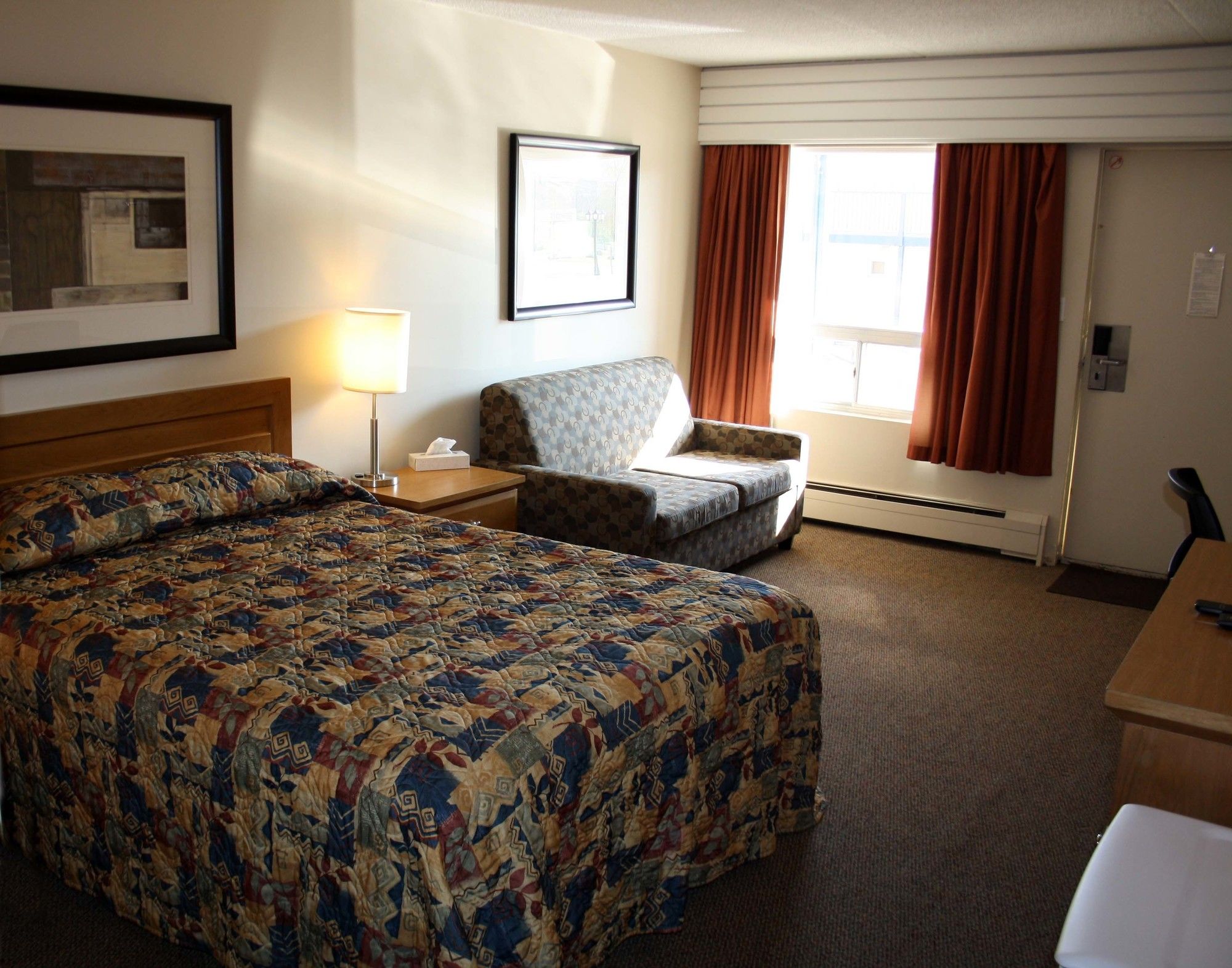 Best Canadian Motor Inn Peace River