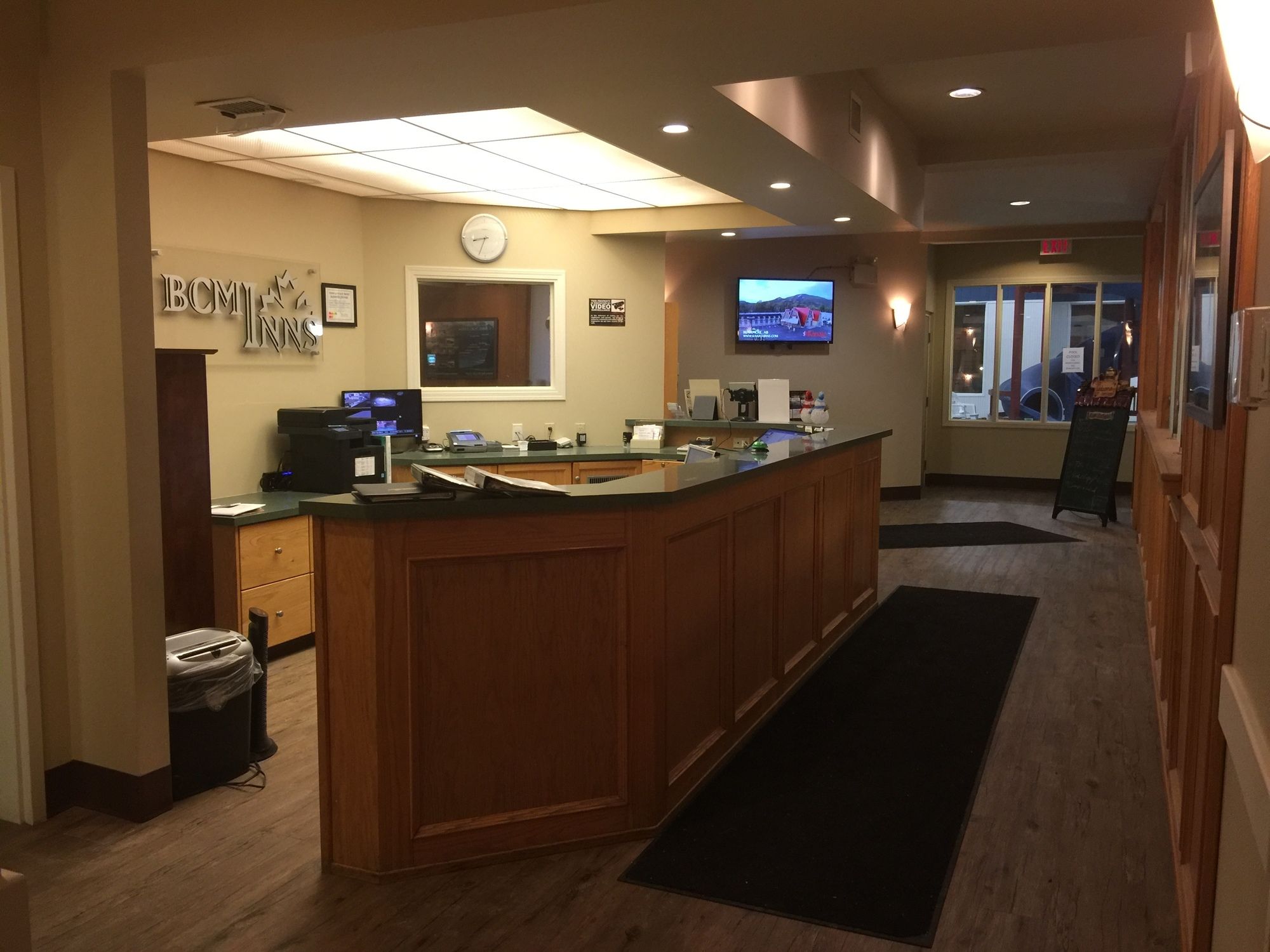 Best Canadian Motor Inn Peace River