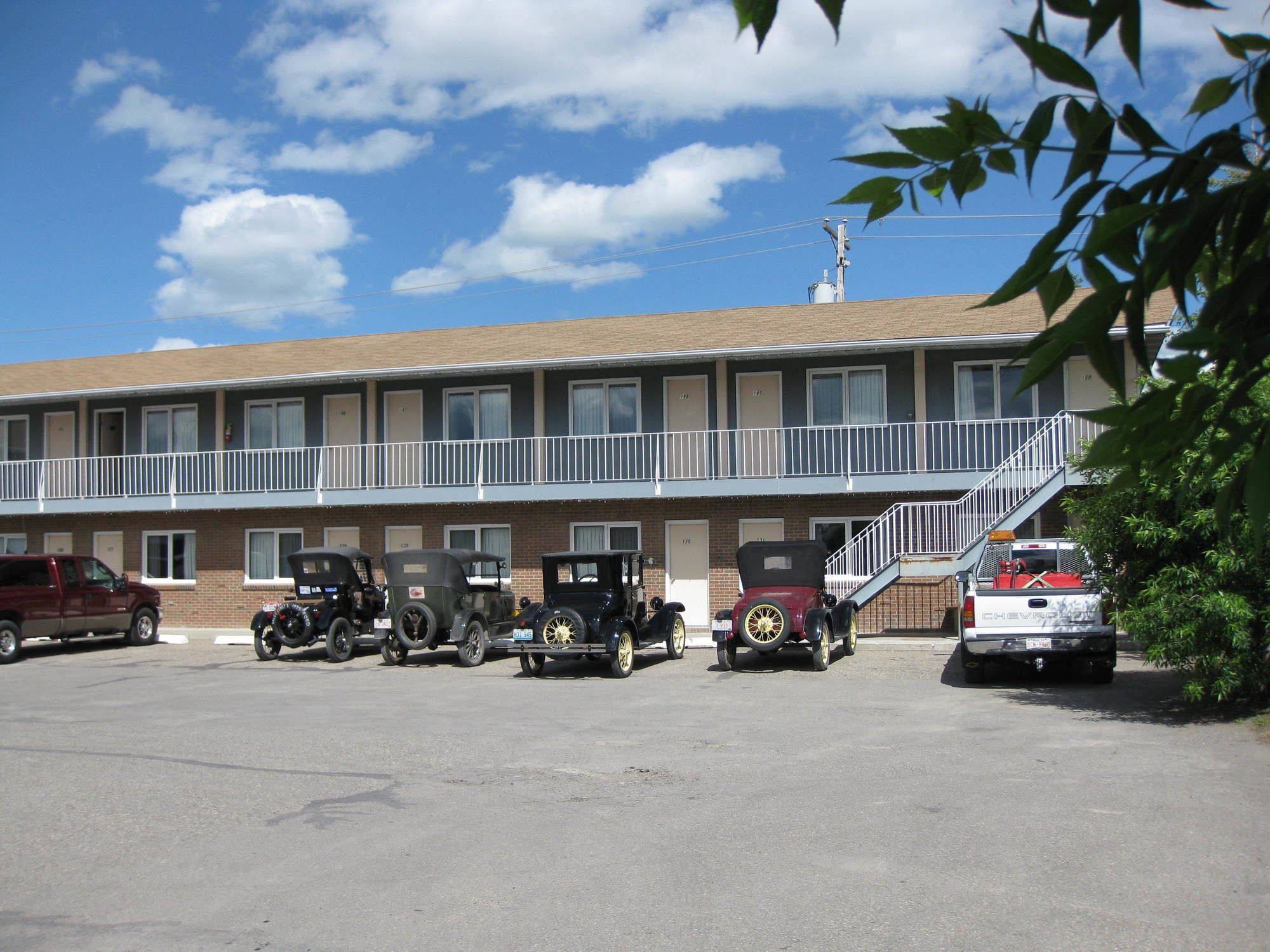 Econo Lodge Inn & Suites