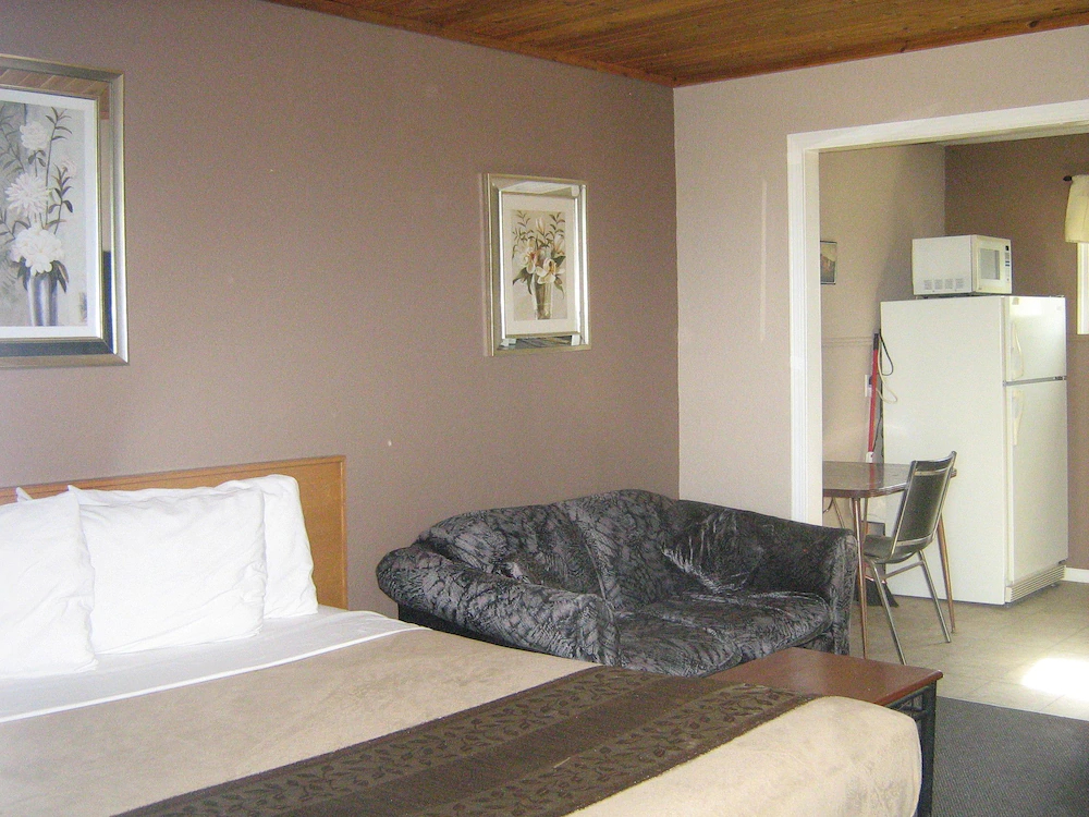 Parkway Motel