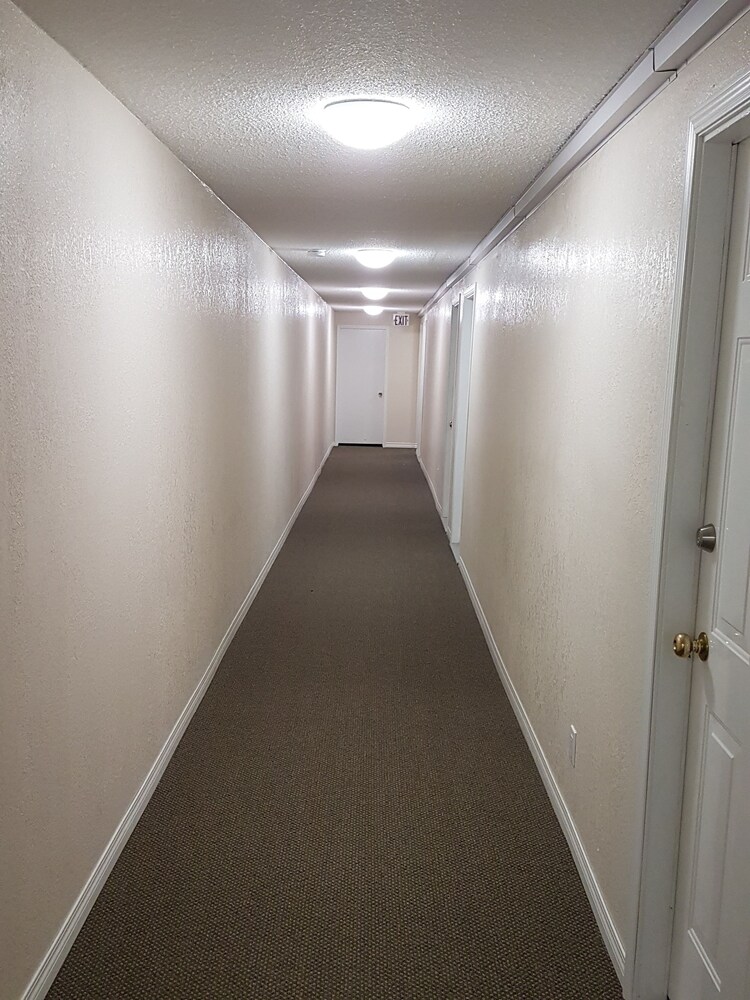 Parkway Motel