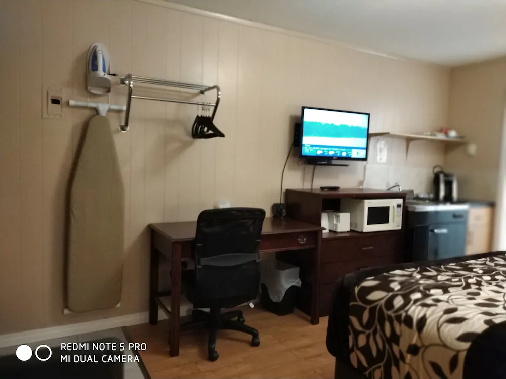 Parkway Motel