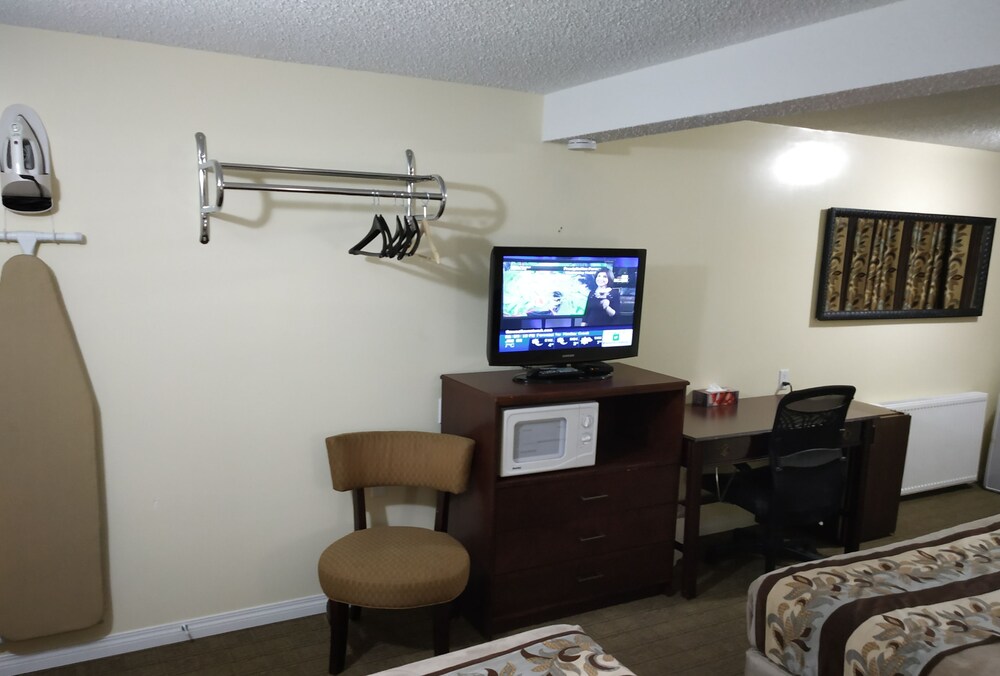 Parkway Motel