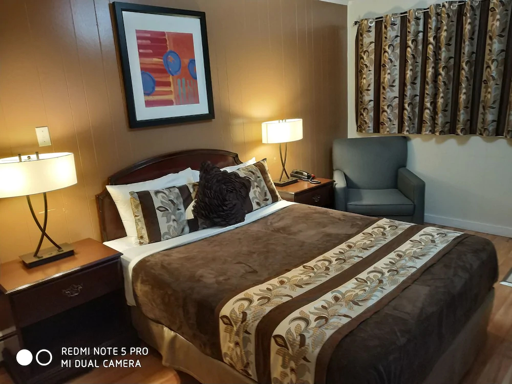 Parkway Motel
