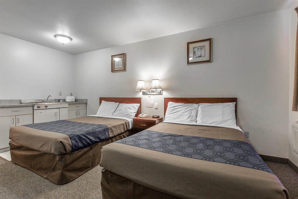 Empire Inn & Suites