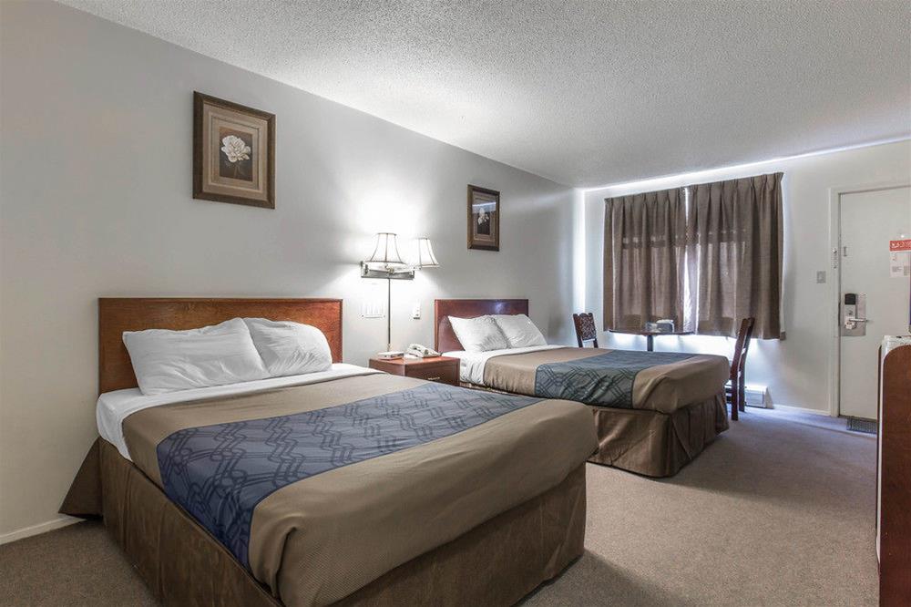 Empire Inn & Suites