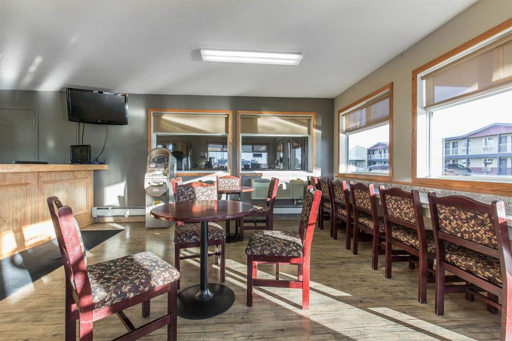 Empire Inn & Suites