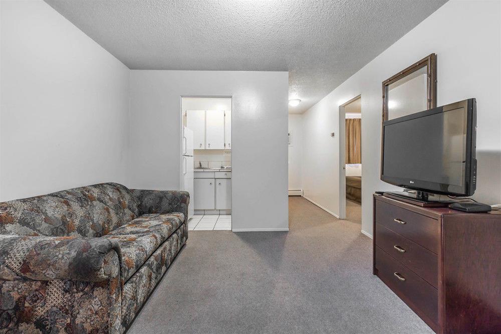 Empire Inn & Suites