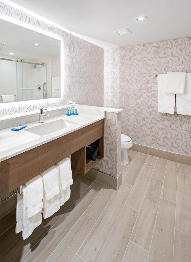 Holiday Inn Express Red Deer North
