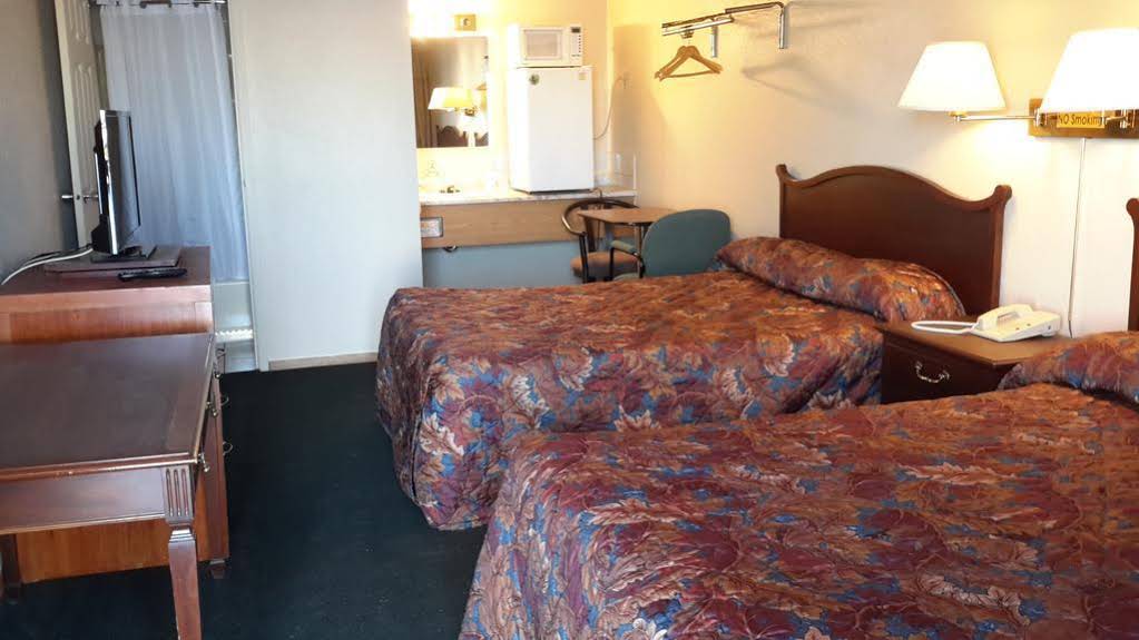 Red Deer Inn & Suites
