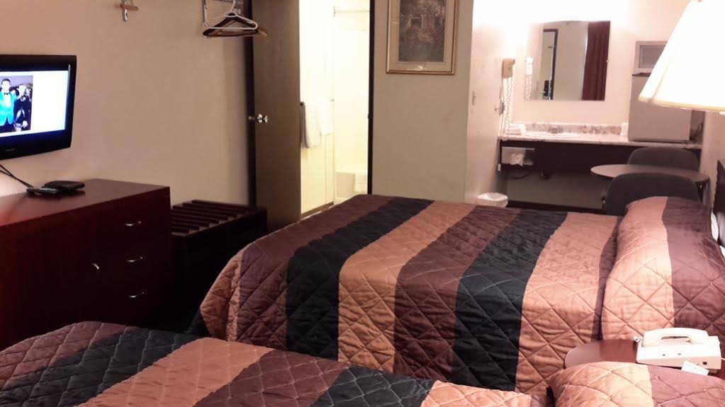 Red Deer Inn & Suites