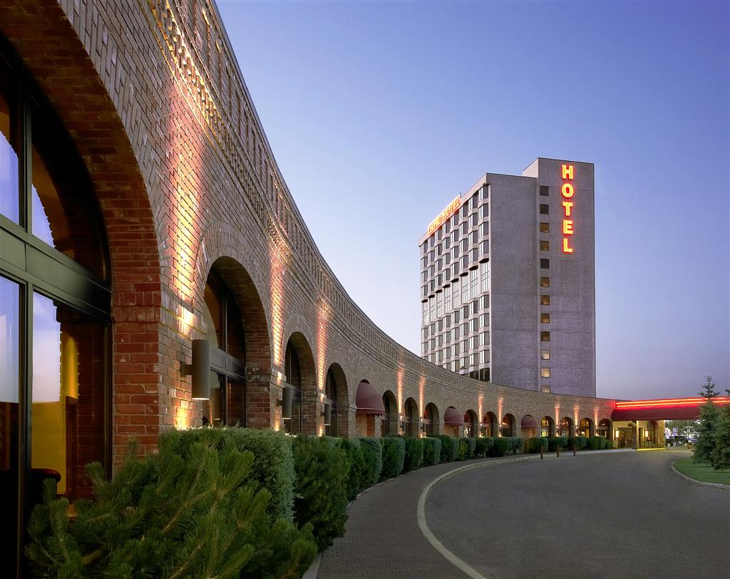 Cambridge Red Deer Hotel & Conference Centre