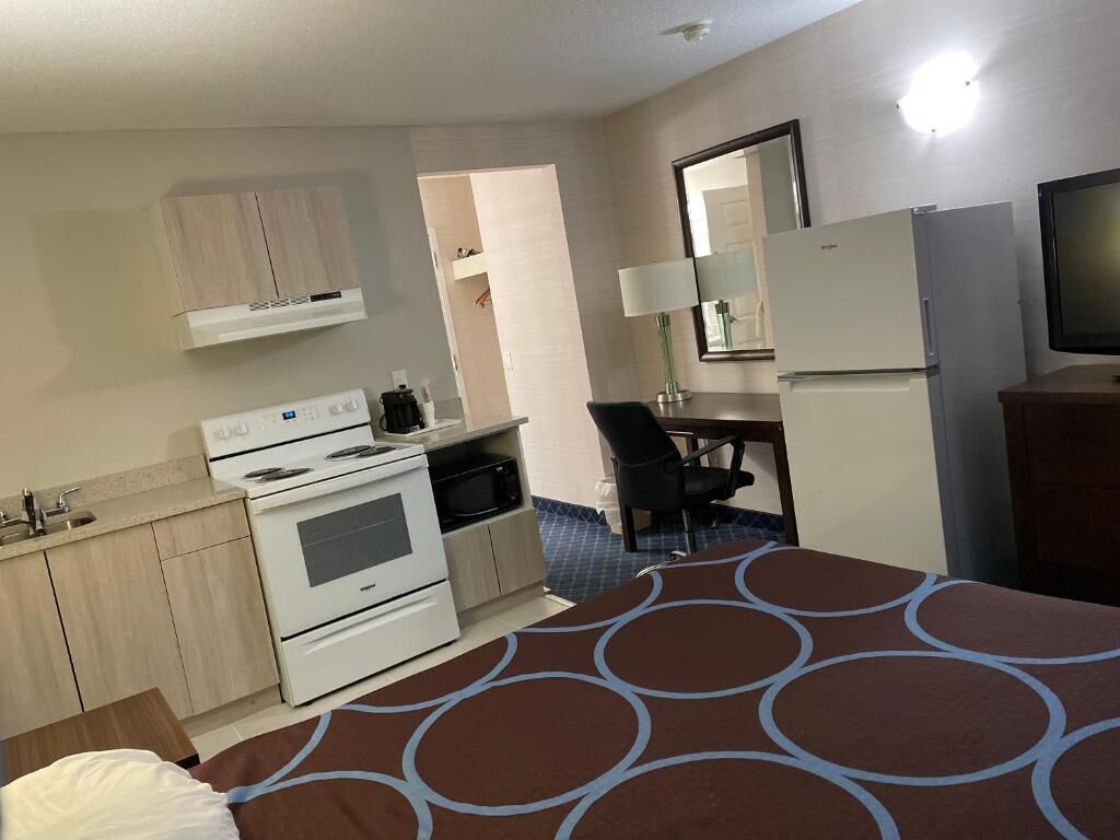 Super 8 by Wyndham Red Deer