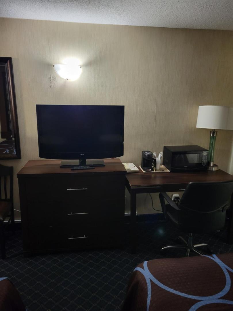 Super 8 by Wyndham Red Deer