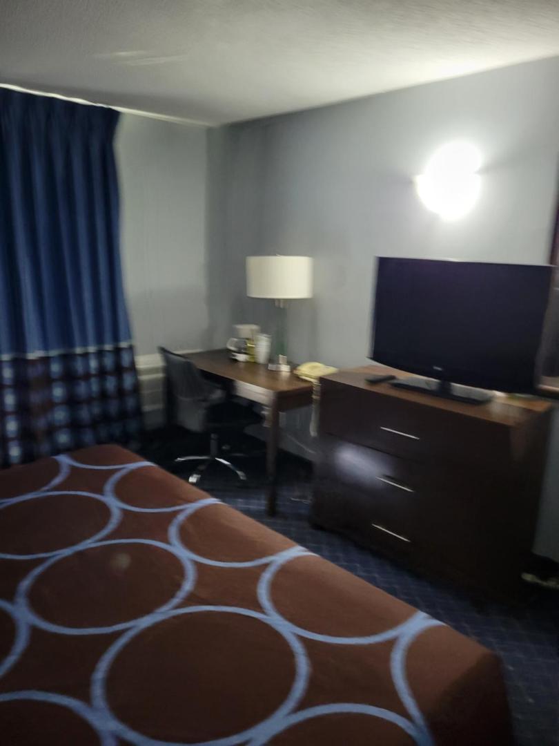 Super 8 by Wyndham Red Deer