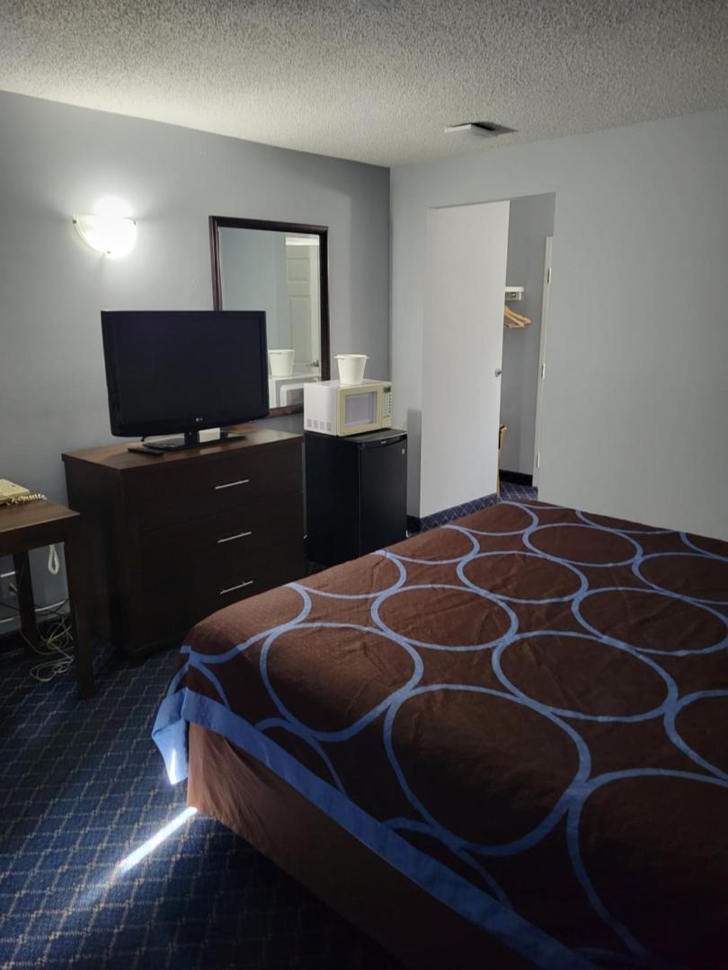 Super 8 by Wyndham Red Deer