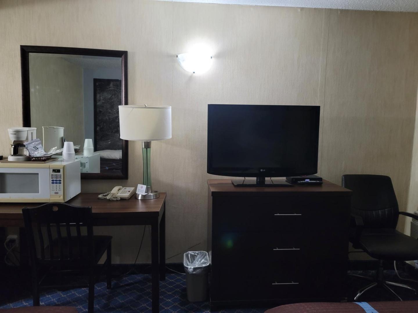 Super 8 by Wyndham Red Deer