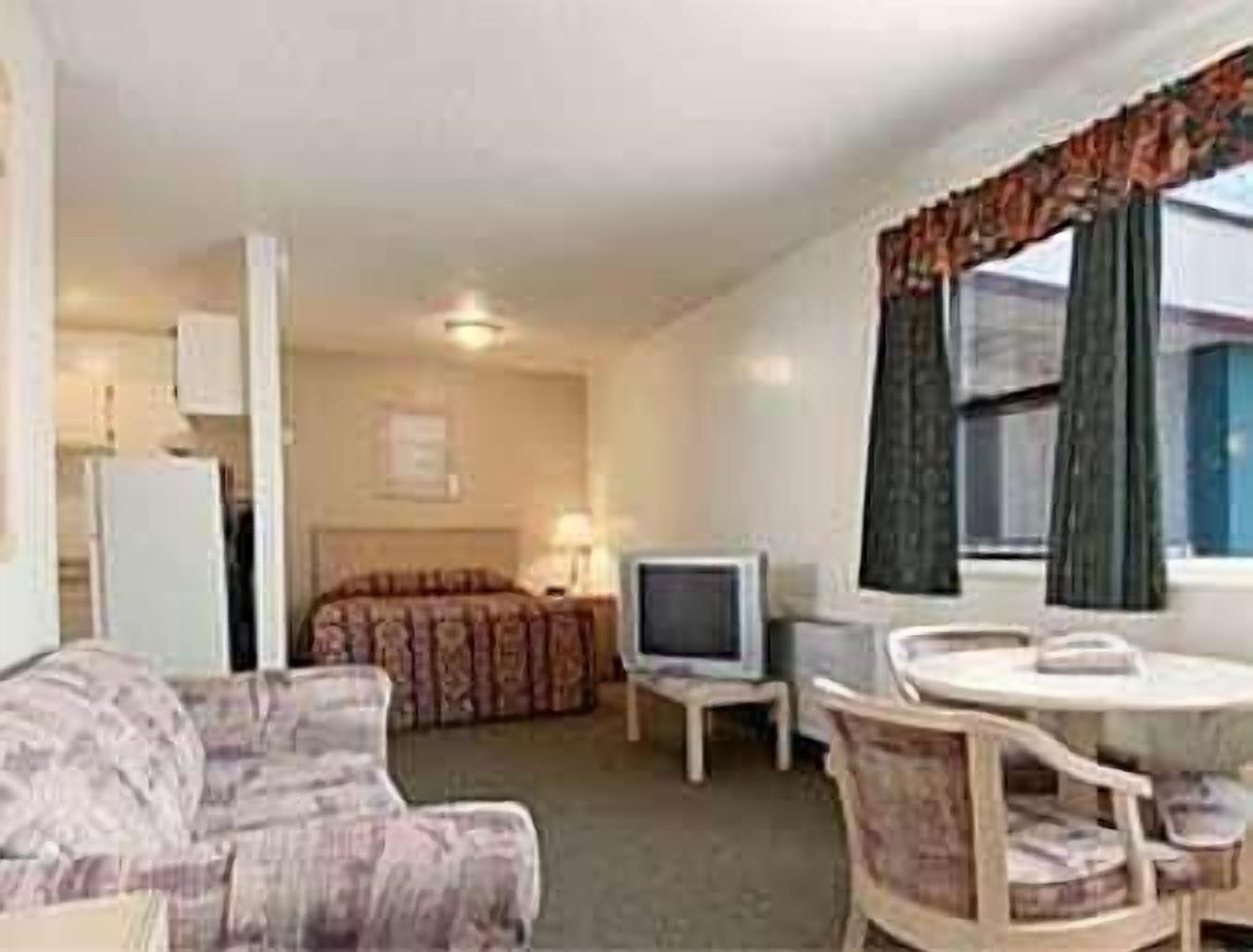 Super 8 by Wyndham Red Deer