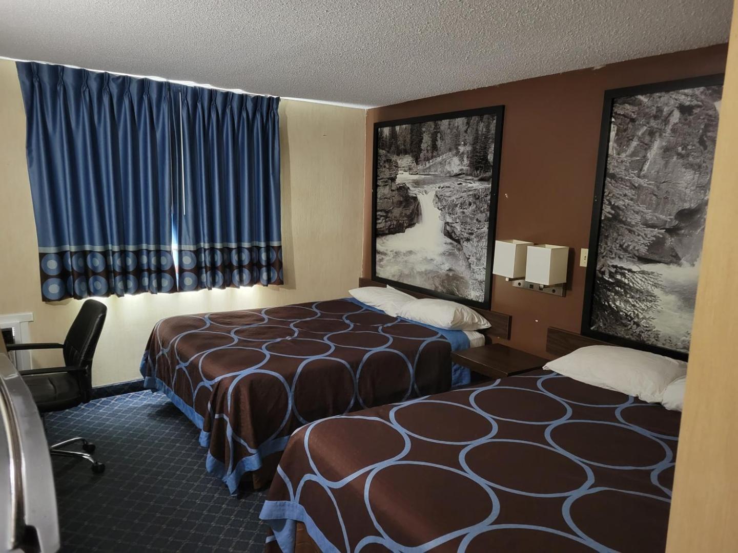 Super 8 by Wyndham Red Deer