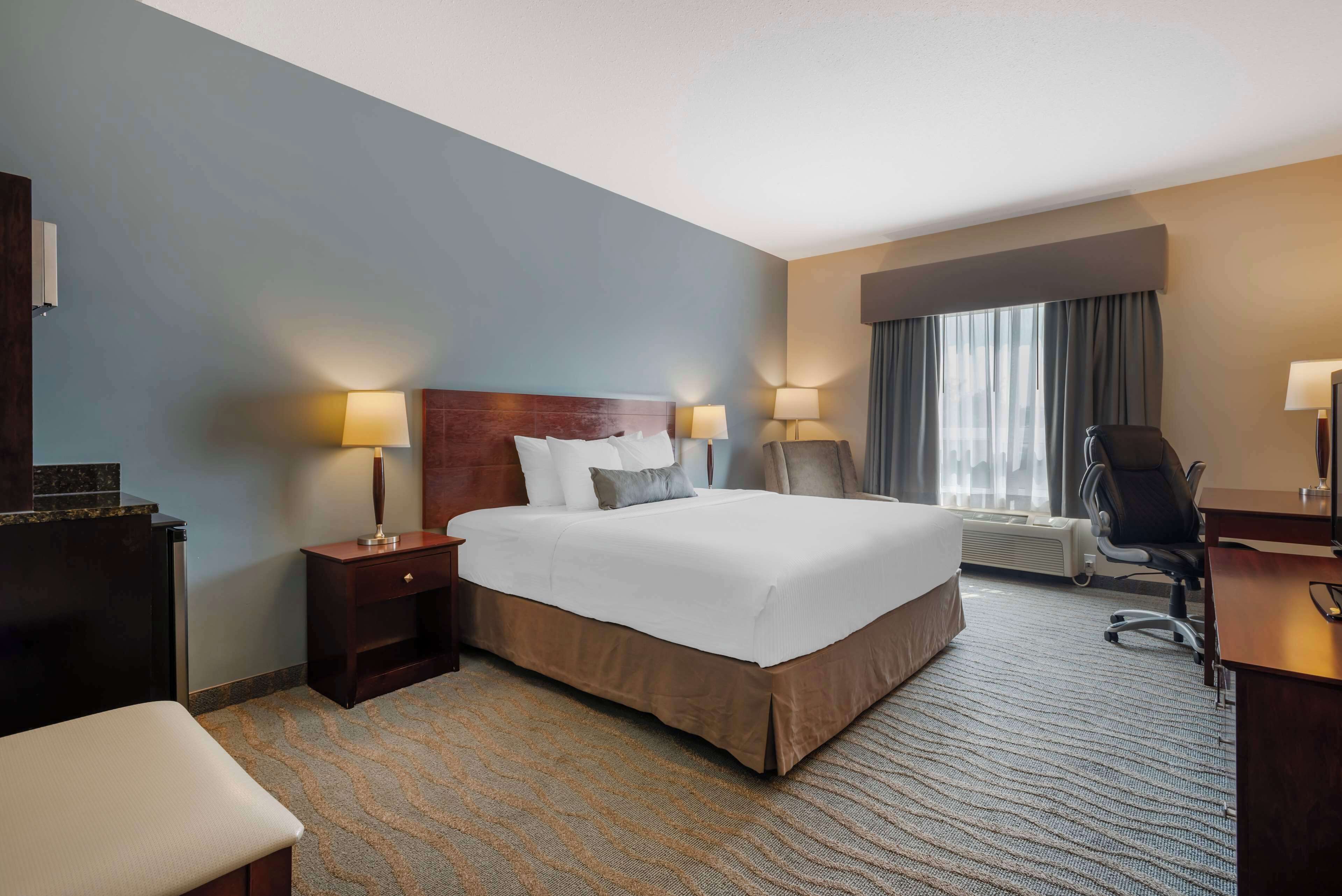 Best Western Rocky Mountain House Inn & Suites