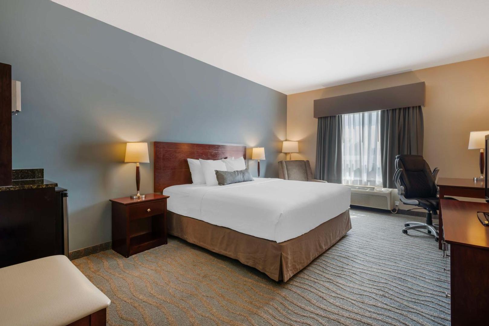 Best Western Rocky Mountain House Inn & Suites