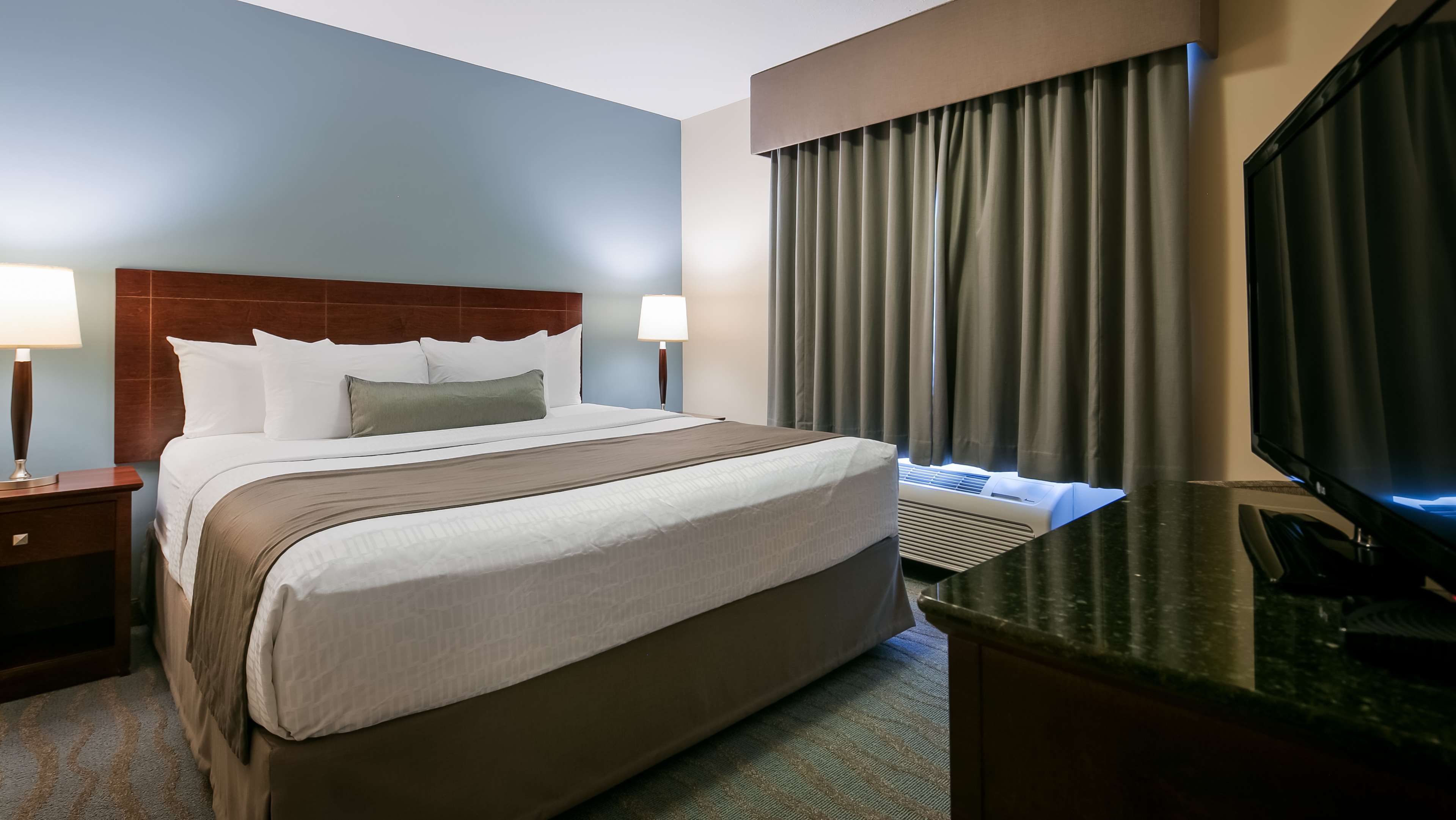 Best Western Rocky Mountain House Inn & Suites