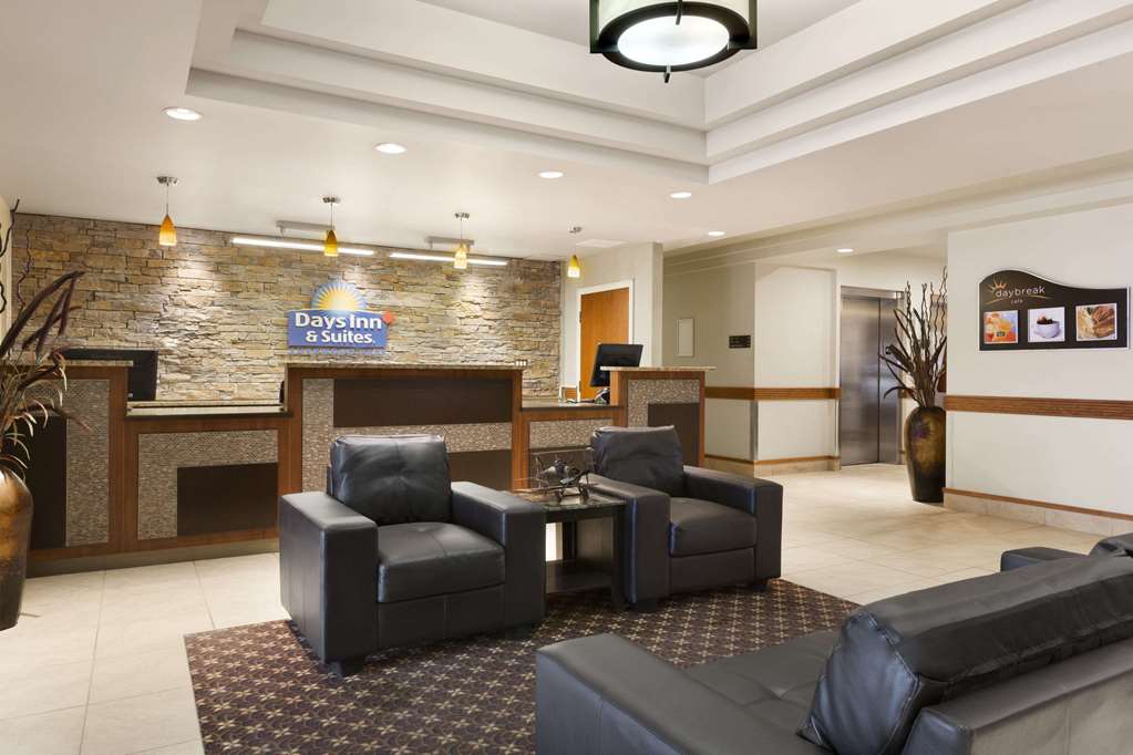 Days Inn & Suites by Wyndham Sherwood Park Edmonton