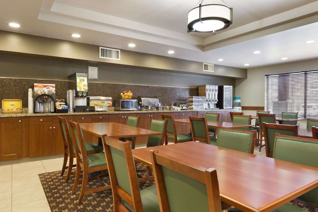 Days Inn & Suites by Wyndham Sherwood Park Edmonton