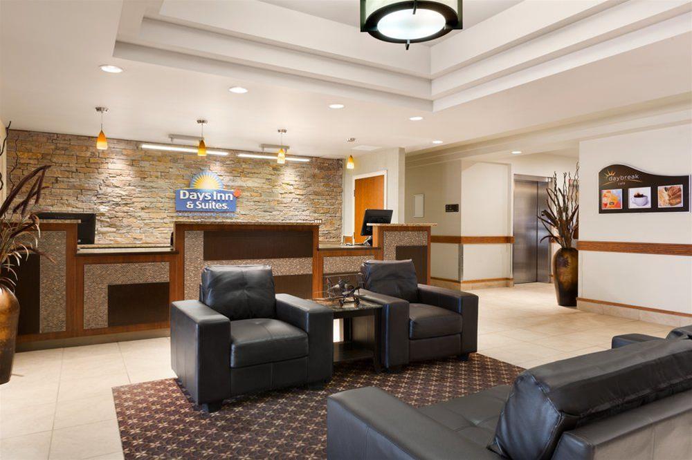 Days Inn & Suites by Wyndham Sherwood Park Edmonton
