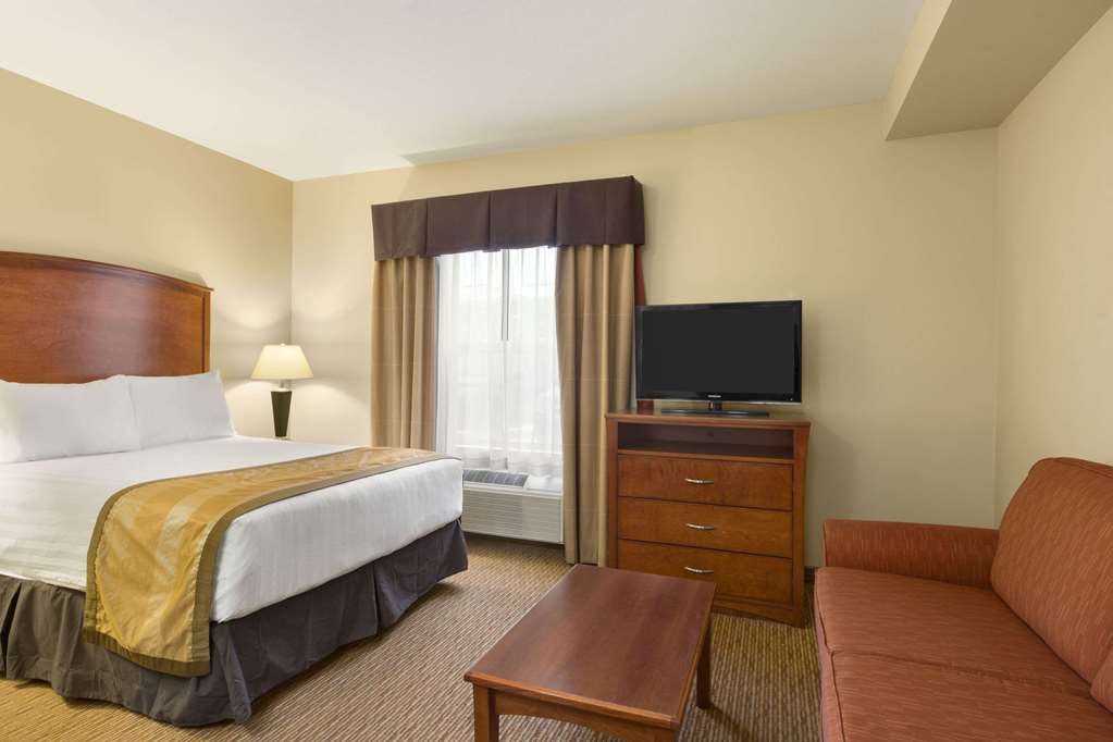 Days Inn & Suites by Wyndham Sherwood Park Edmonton