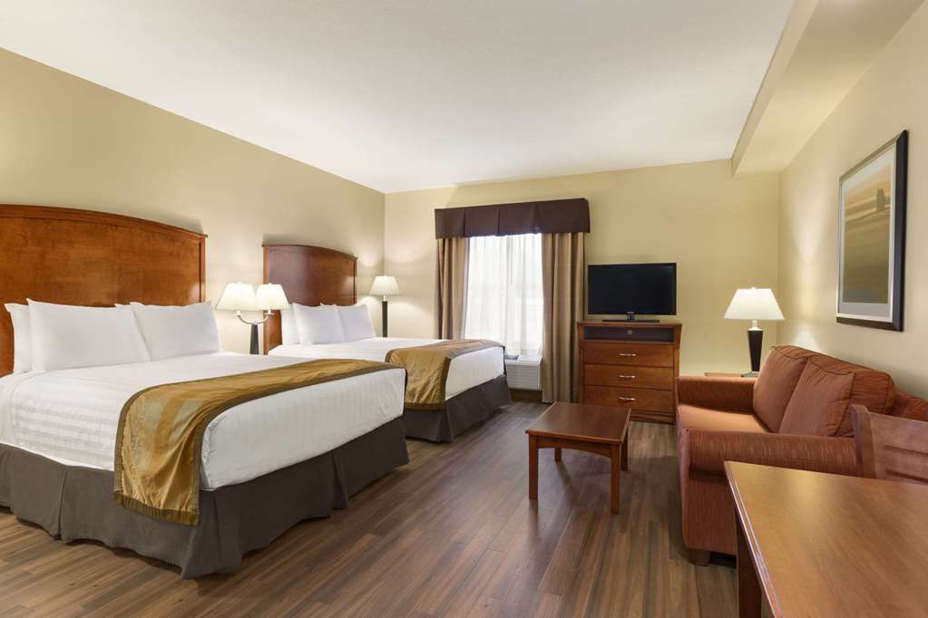 Days Inn & Suites by Wyndham Sherwood Park Edmonton
