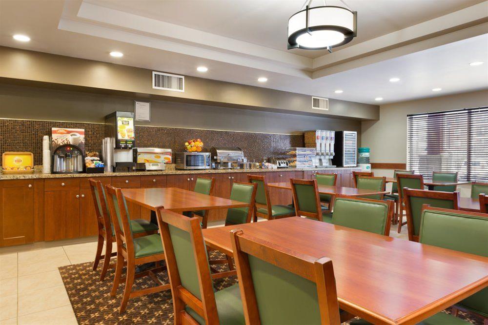 Days Inn & Suites by Wyndham Sherwood Park Edmonton