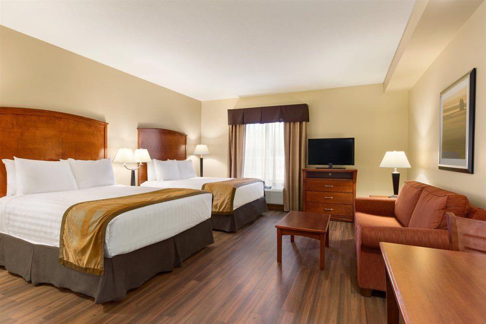 Days Inn & Suites by Wyndham Sherwood Park Edmonton