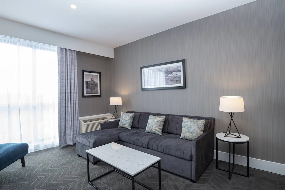 Sandman Signature Sherwood Park Hotel