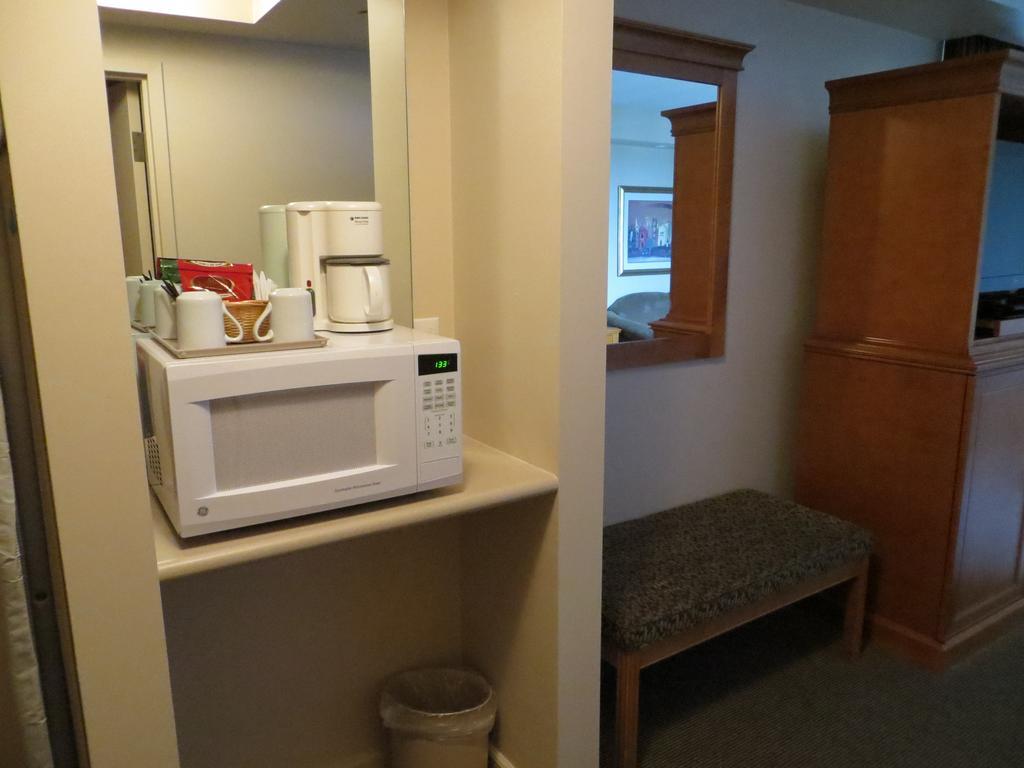 Travelodge by Wyndham Spruce Grove