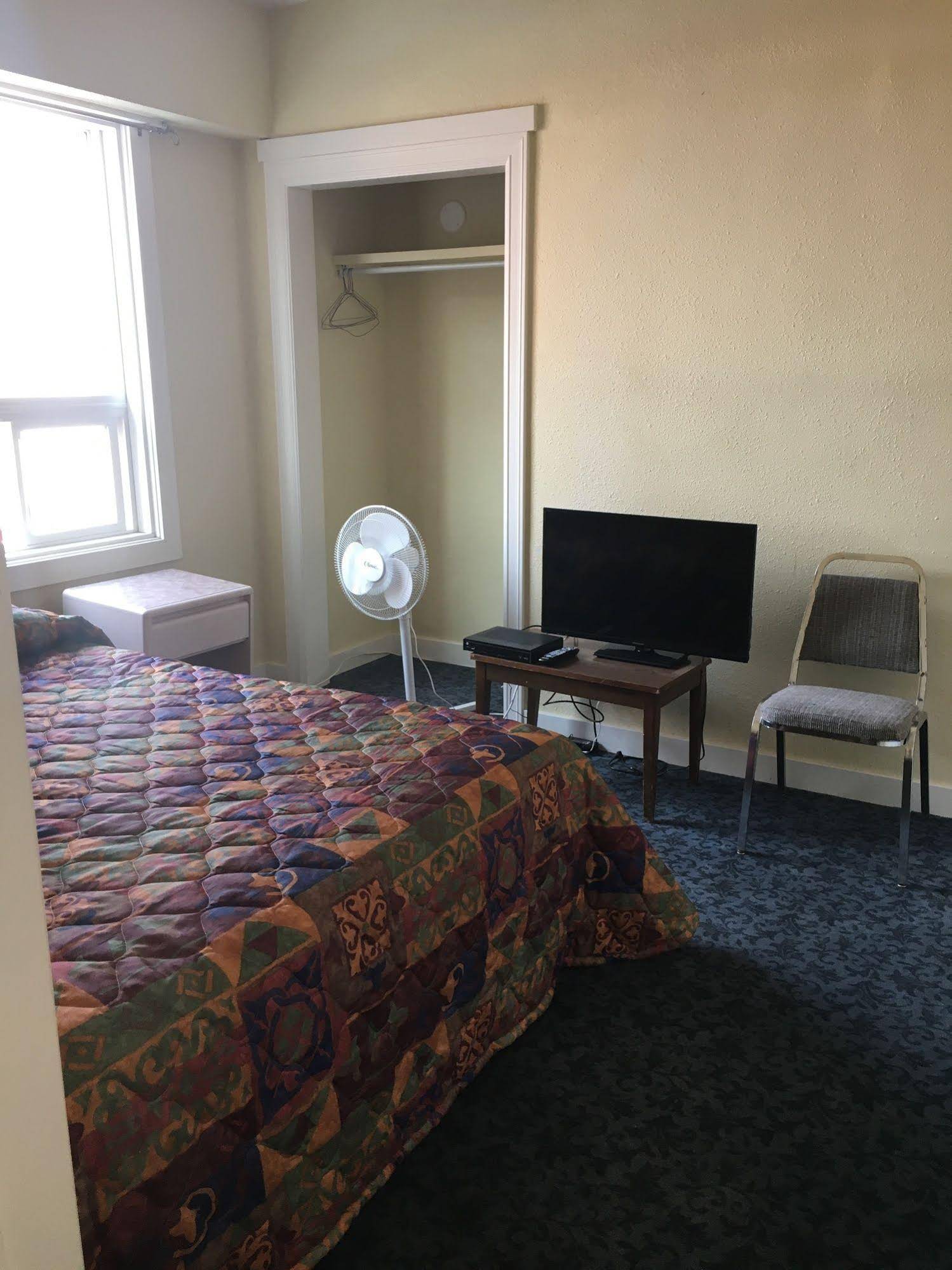 Stettler Hotel