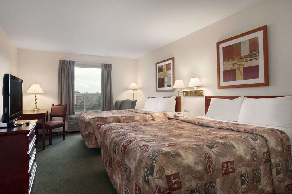 Travelodge by Wyndham Stony Plain