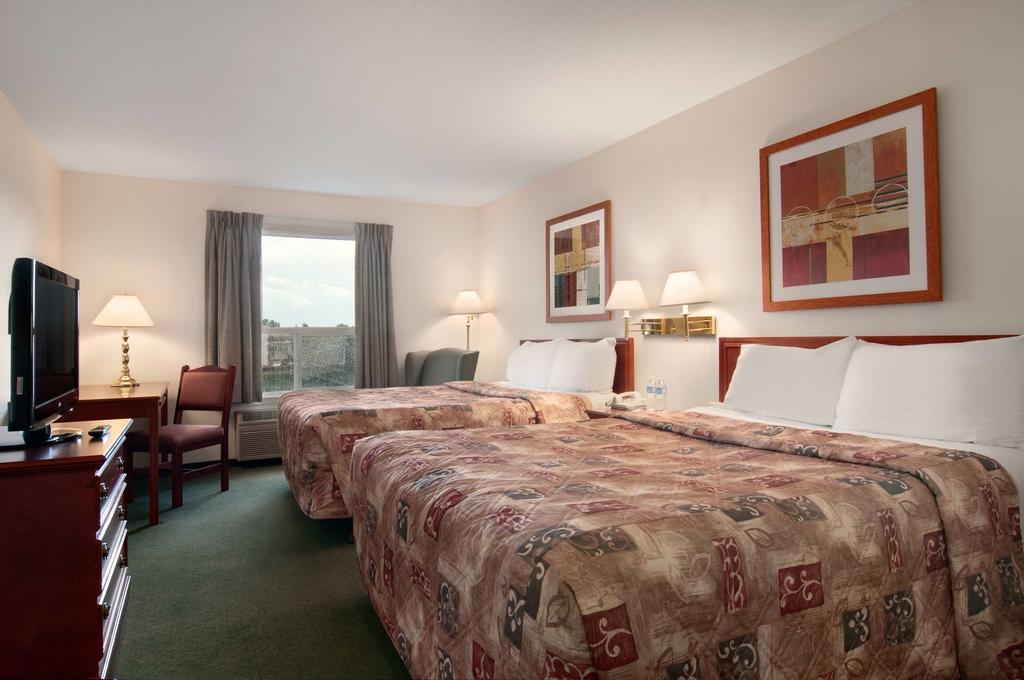 Travelodge by Wyndham Stony Plain