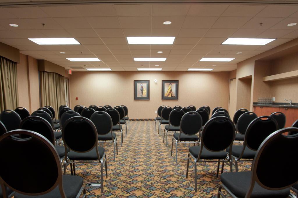 Days Inn & Suites by Wyndham Strathmore