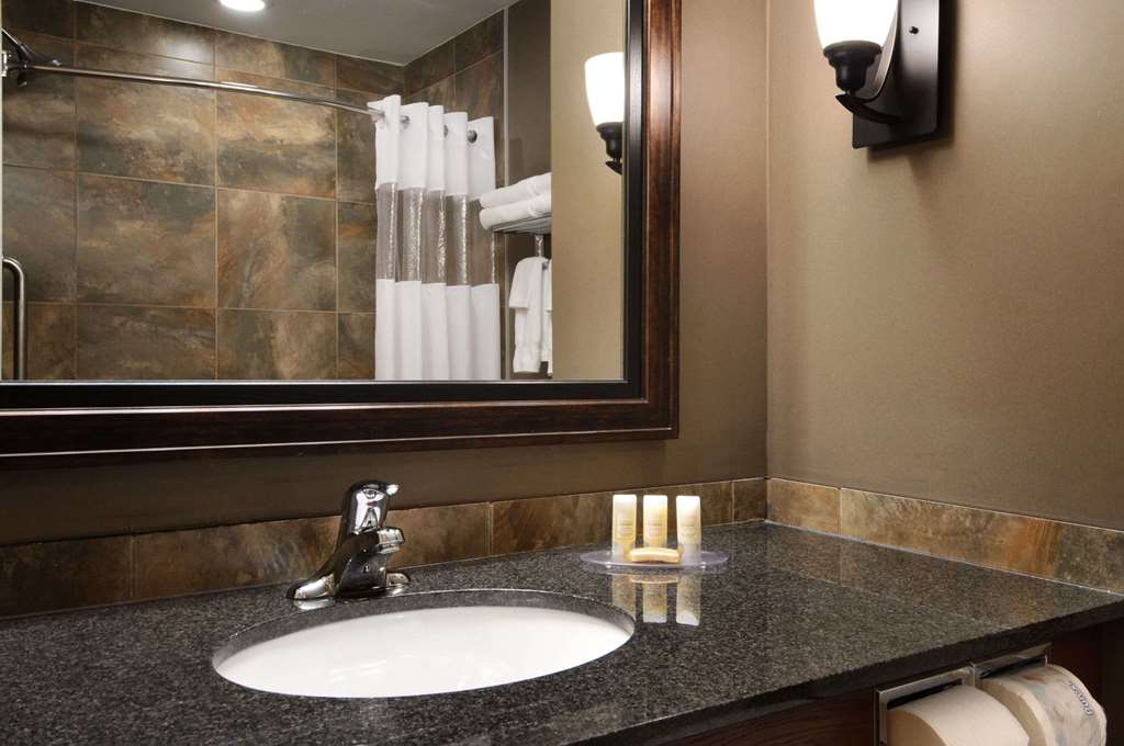 Days Inn & Suites by Wyndham Strathmore